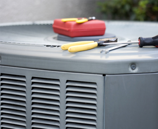air-conditioning-maintenance-thumb-1